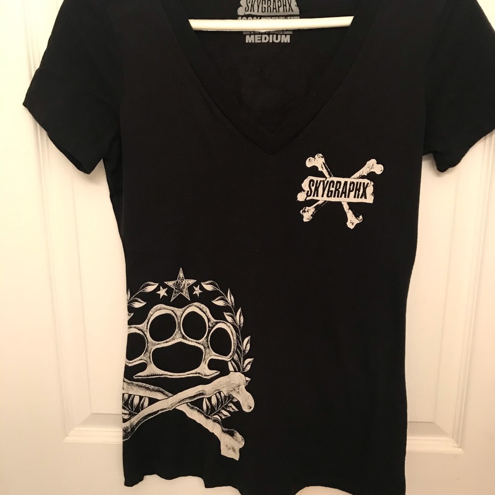 Crossed Skull V-Neck